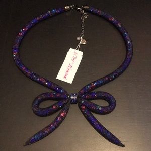 Bow Necklace